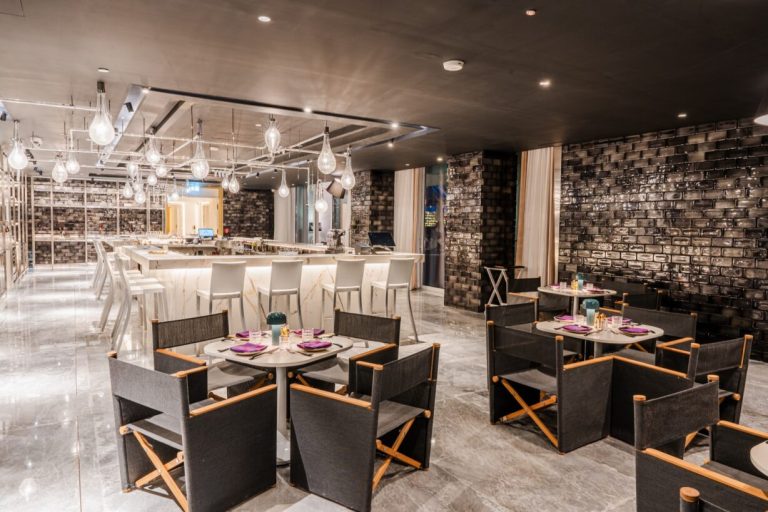 اكتشف حديقة الشيشة النباتية في سيرا: دمج متناغم بين الطبيعة والتميز الطهي في فندق فيرمونت الدوحة